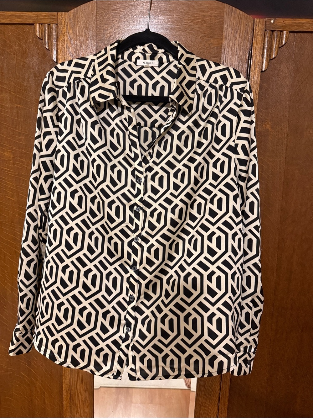 Pleione Black & Cream Geometric Button-Down Shirt